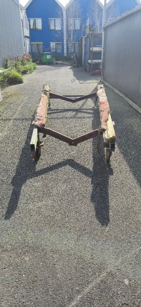 Stalen boot bok met zware wielen voor speedboot (9m), Watersport en Boten, Accessoires en Onderhoud, Ophalen, Gebruikt