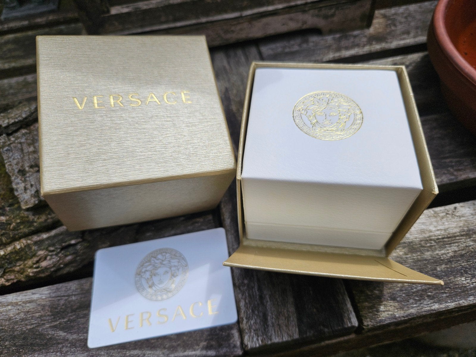 Versace Medusa Ring - Goudkleurig met Zwarte Details, Overige materialen, Verzenden, 19 tot 20, Nieuw