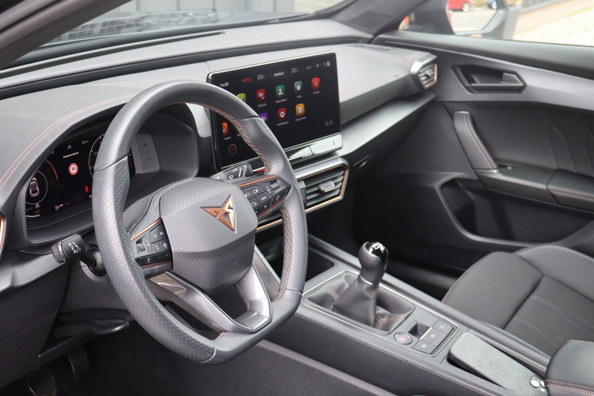 CUPRA Formentor 1.5 TSI|150PK|Navi|Camera|Ledmatrix|Rijassis, Auto's, Voorwielaandrijving, Dealer onderhouden, Zwart, 4 cilinders