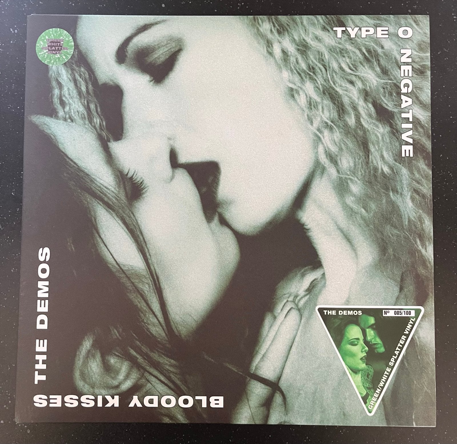 Type O Negative - Bloody Kisses: The Demos (Groen/Wit Spat), Ophalen of Verzenden, Nieuw in verpakking, Dubbel-LP, 12 inch