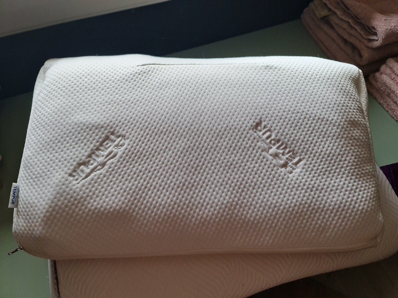 Tempur One by Tempur hoofdkussen, Ophalen of Verzenden, Zo goed als nieuw, Overige maten, Eenpersoons