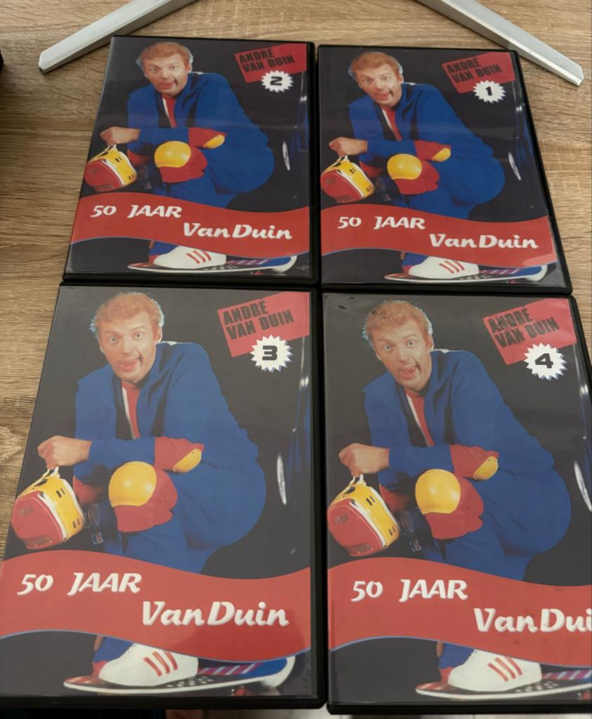 André van Duin 50 Jaar Van Duin DVDR Boxset (Deel 1-4), Alle leeftijden, Boxset, Ophalen of Verzenden, Zo goed als nieuw