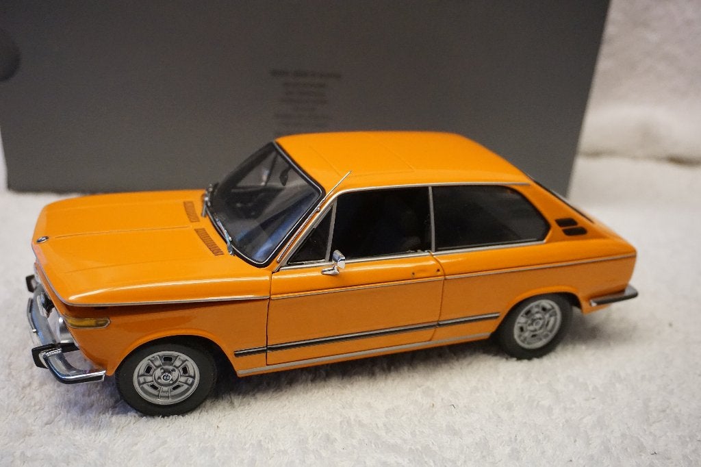 BMW 2002TII TOURING ORANGE MINICHAMPS 1:18 80430145824', Ophalen of Verzenden, Gebruikt, Auto, MiniChamps