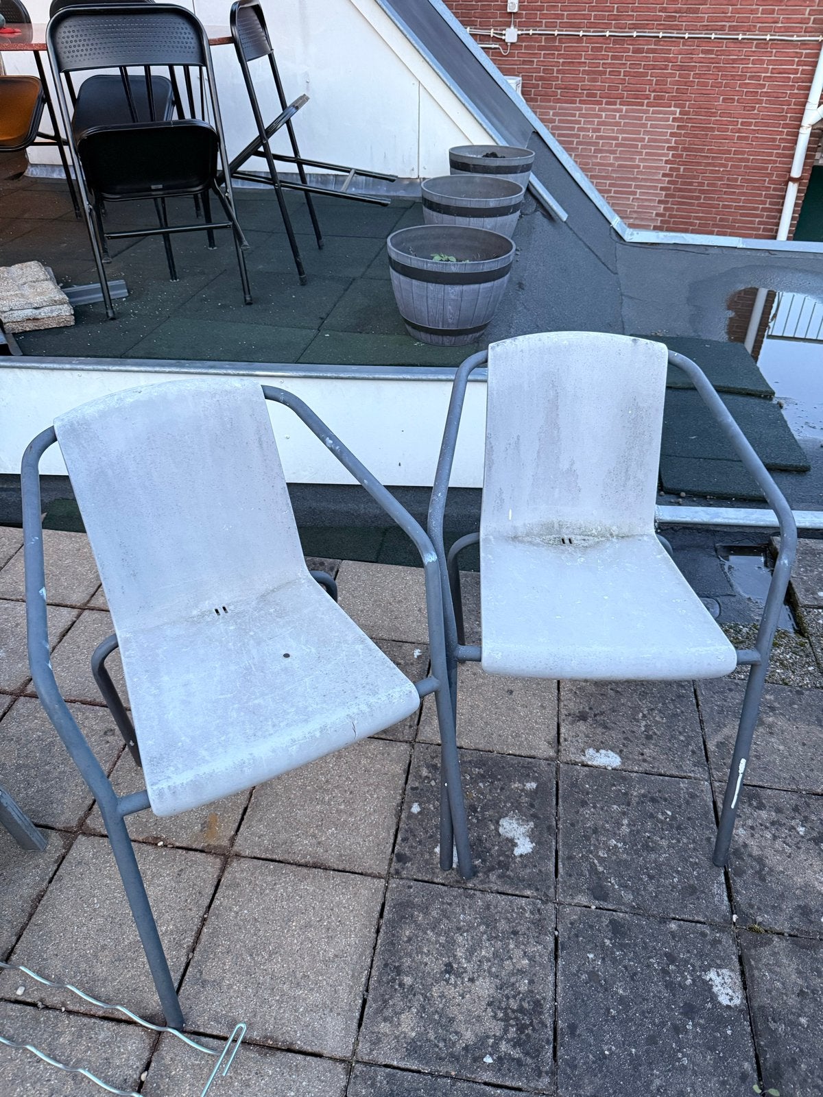 Twee Gebruikte Tuinstoelen - Grijs Metaal en Kunststof, Tuin en Terras, Ophalen, Gebruikt, Kunststof