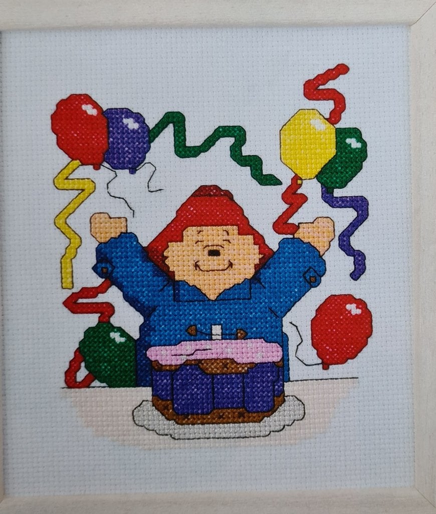 Paddington beertje met slingers en bloemen borduurpatronen, Ophalen, Nieuw, Handborduren, Patroon