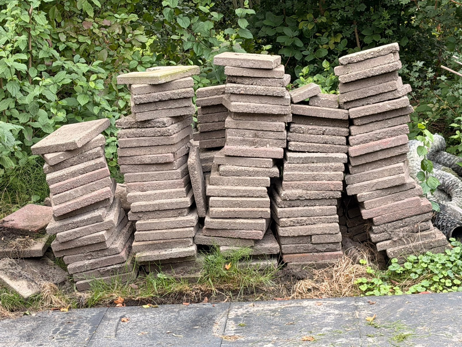 Gratis ophalen uit Tolbert., Tuin en Terras, Ophalen of Verzenden, Zo goed als nieuw, Beton, Terrastegels