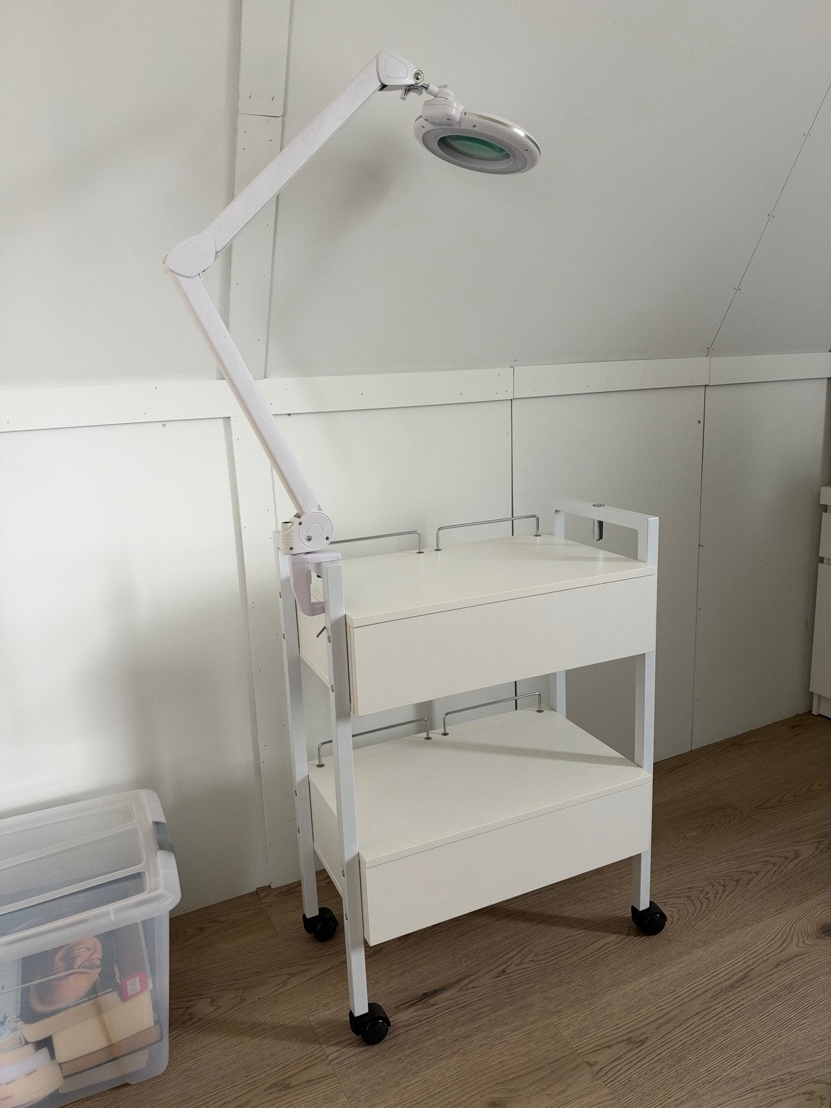 trolley met loeplamp, Ophalen, Zo goed als nieuw