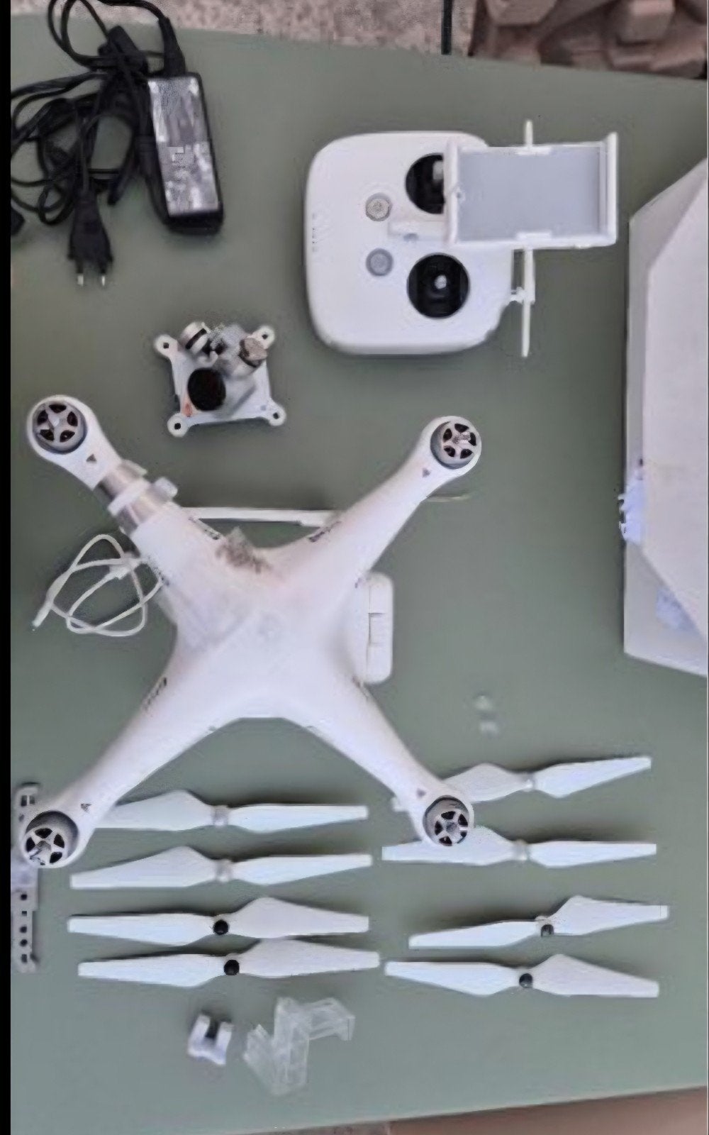DJI Phantom drone met afstandsbediening en accessoires, Audio, Tv en Foto, Drones, Ophalen of Verzenden