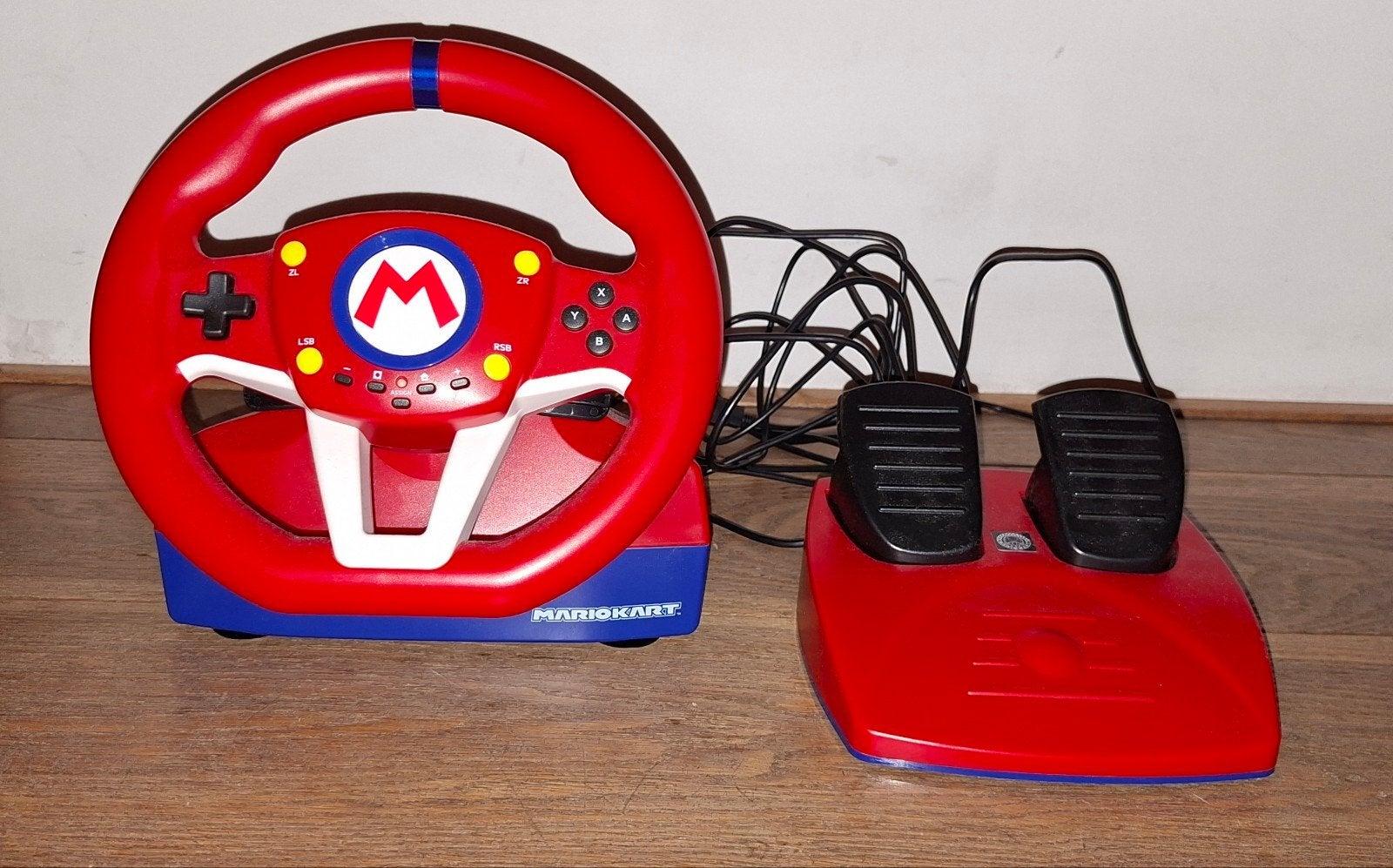 HORI Mario Kart Racing Wheel Pro Mini voor de Nintendo Switc, Ophalen of Verzenden, Zo goed als nieuw