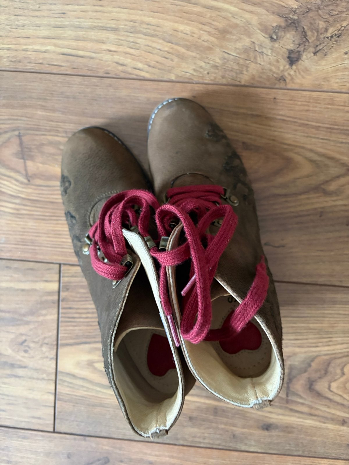 Dames trachten schoenen, Bruin, Ophalen of Verzenden, Zo goed als nieuw, Schoenen met hoge hakken