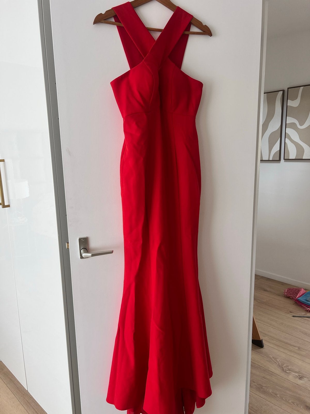 Prachtige Rode Galajurk met Fishtail en Open Rug, Kleding | Dames, Jurken, Zo goed als nieuw, Maat 36 (S), Rood, Onder de knie