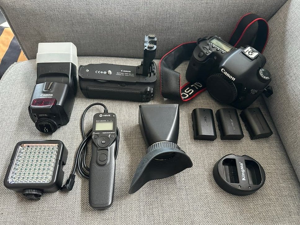 Canon EOS 7D met toebehoren, Gebruikt, Spiegelreflex, Canon, Geen optische zoom