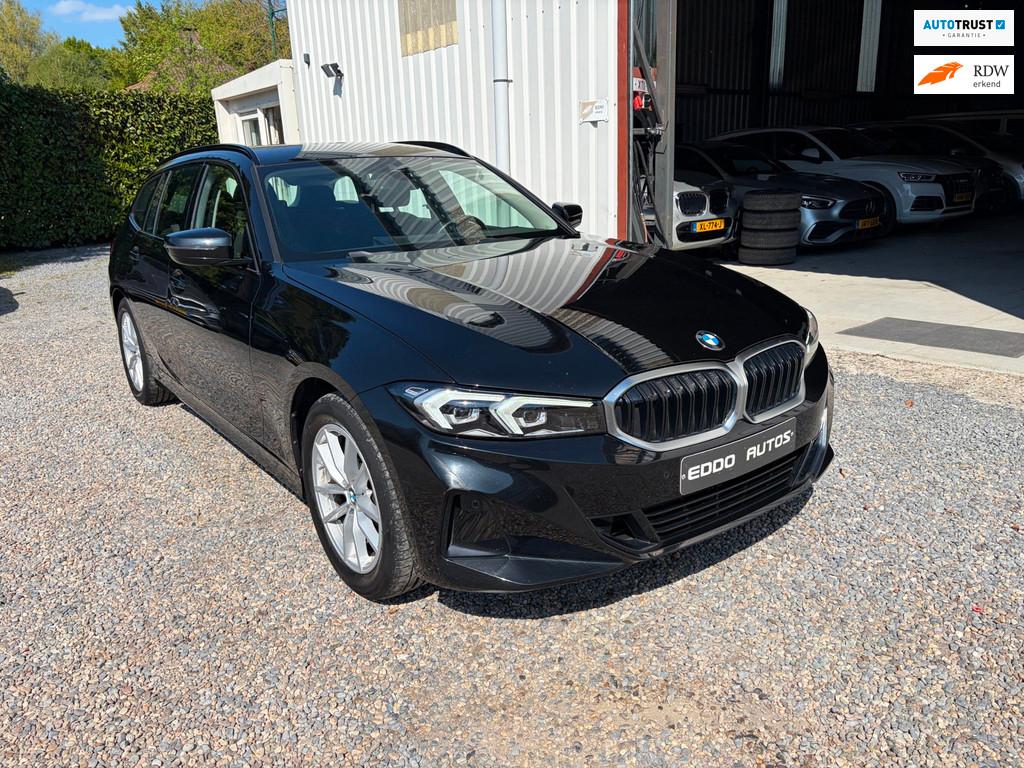 BMW 3-serie Touring 318i NW MODEL ZWART LED BTW ALL IN, Gebruikt, Zwart, Zwart, Geïmporteerd
