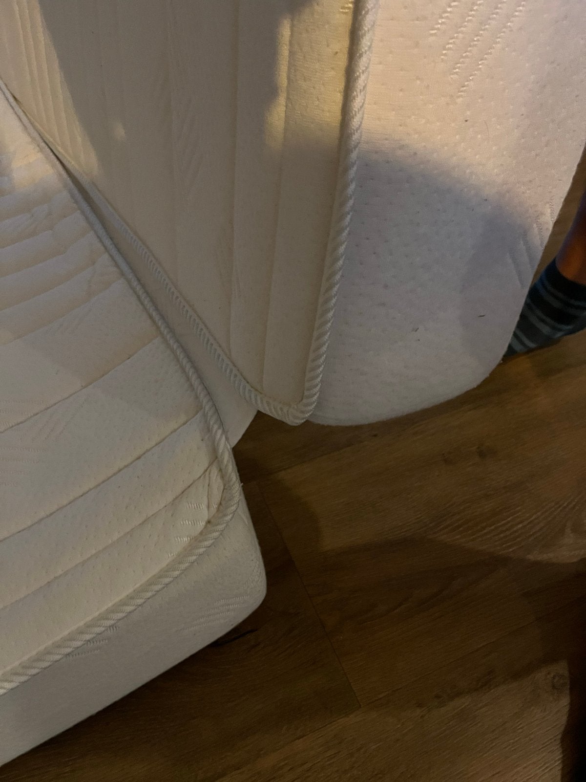 matras frans bed Knaus Sport 450 FU (200x140, afgeschuind), Ophalen, Tweepersoons, 140 cm, Zo goed als nieuw