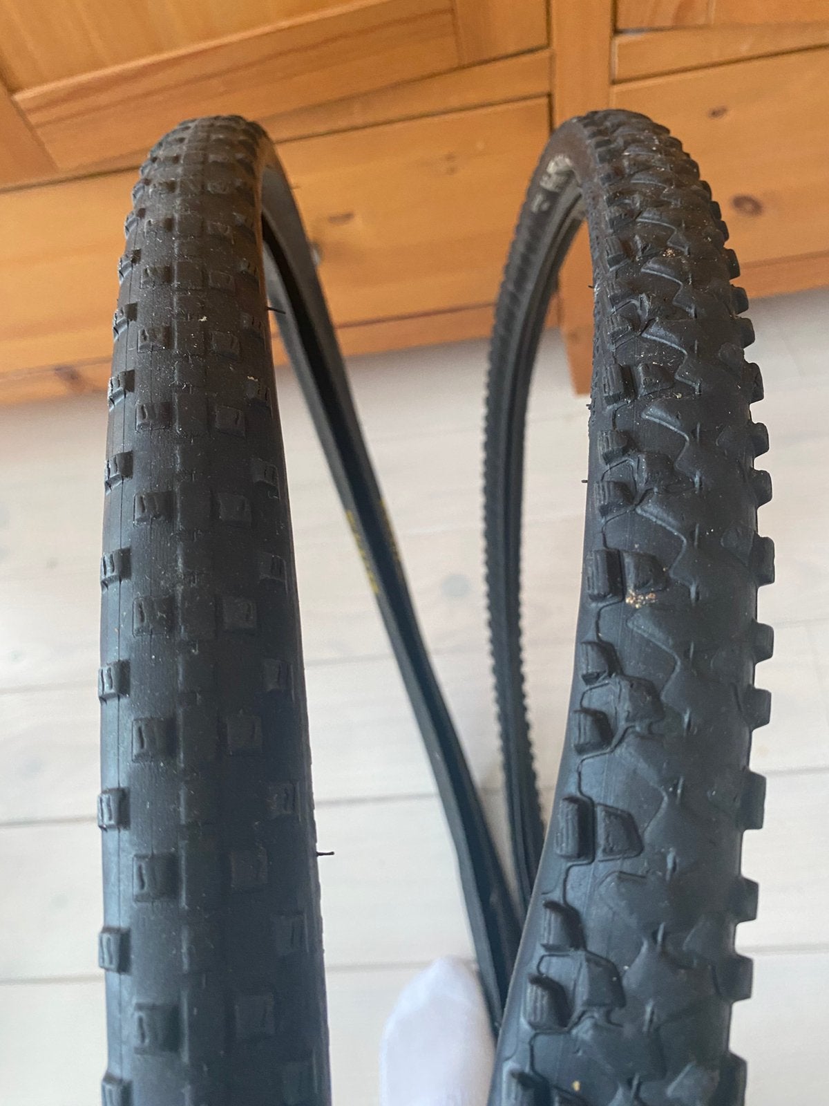 Twee MTB-banden 28 inch 35mm breed, Gebruikt, Band, Ophalen of Verzenden, Mountainbike