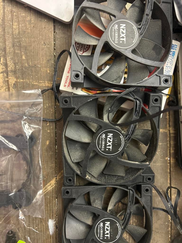 NZXT computer ventilatoren, Computers en Software, Computerkoelers, Ophalen of Verzenden, Gebruikt, Luchtkoeling
