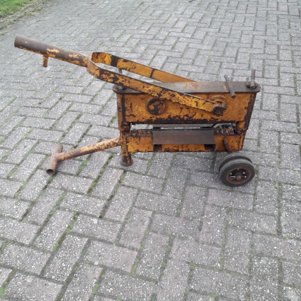 Stenenknipper tegelknipper bandenknipper, Ophalen