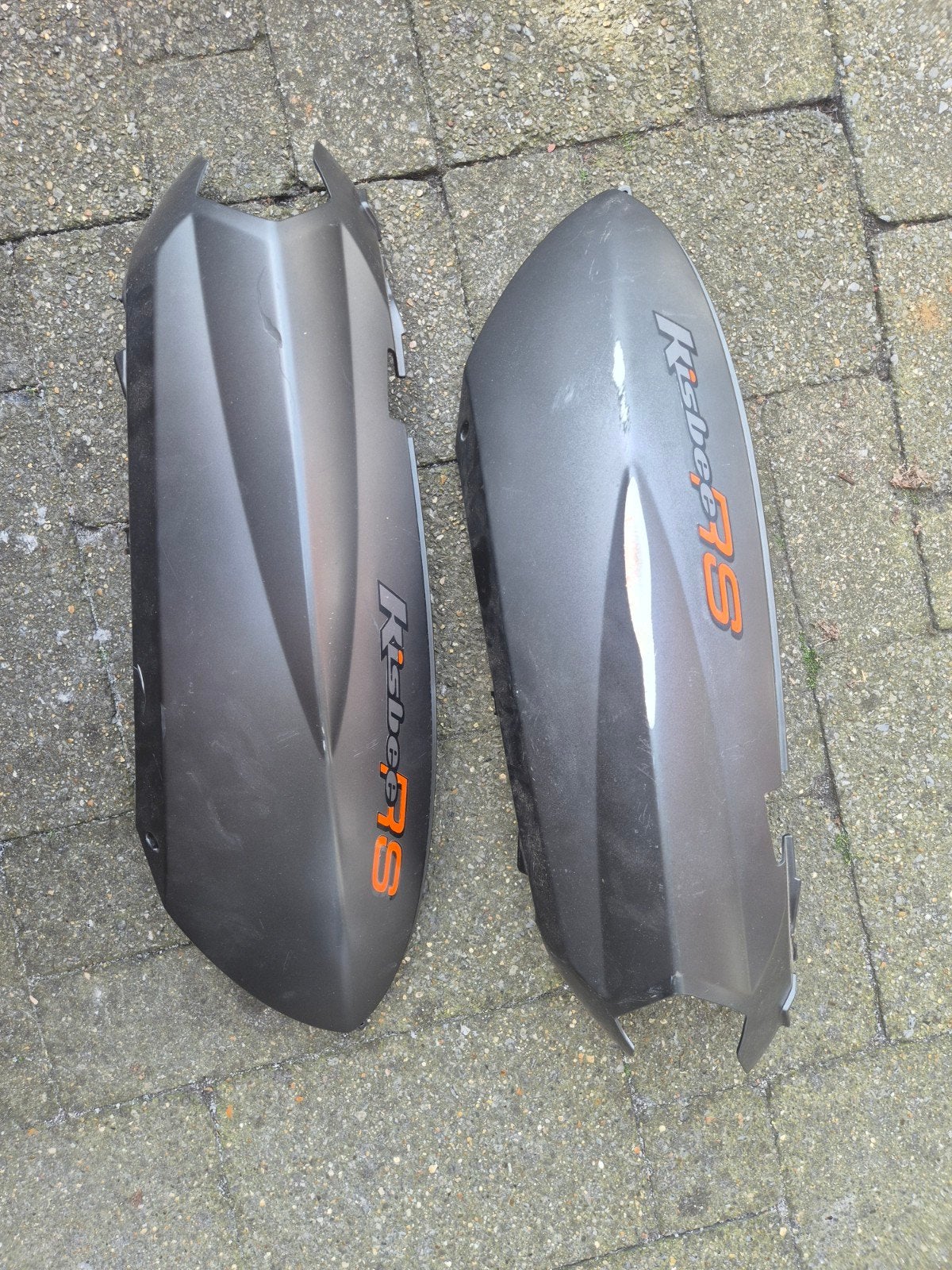 Kappen achterzijde Peugeot Kisbee met schade, Fietsen en Brommers, Brommeronderdelen | Scooters, Ophalen of Verzenden, Gebruikt