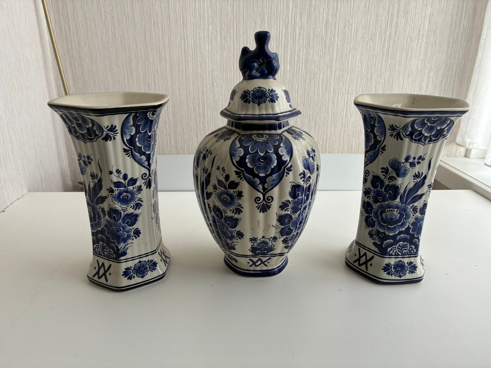 Delfs-blauw kaststel te koop, Ophalen