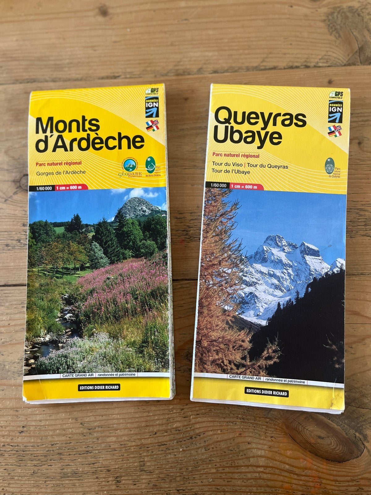 Wandelkaarten Frankrijk: Monts d'Ardèche & Queyras Ubaye, Gelezen, Ophalen of Verzenden, Landkaart, 2000 tot heden