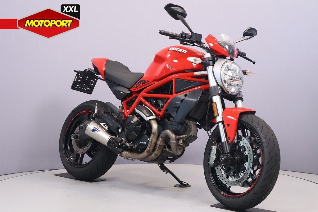 Ducati MONSTER 797+ 35KW (bj 2020), Motoren, Motoren | Ducati, Ducati North Europe B.V., Bedrijf, Naked bike, Maanweg 174
2516 AB  Den Haag, NL