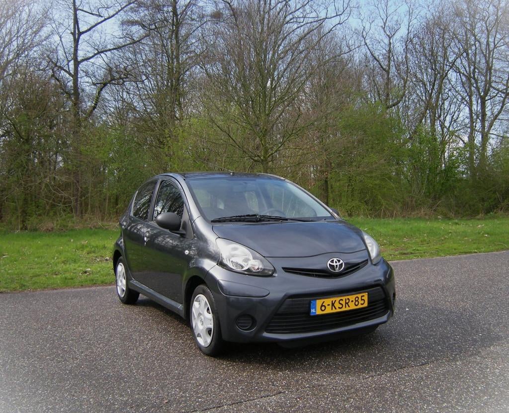 Toyota Aygo 1.0 VVT-i Comfort 5 Drs . Airco . Elec ramen . e, Voorwielaandrijving, Euro 5, Stof, Gebruikt