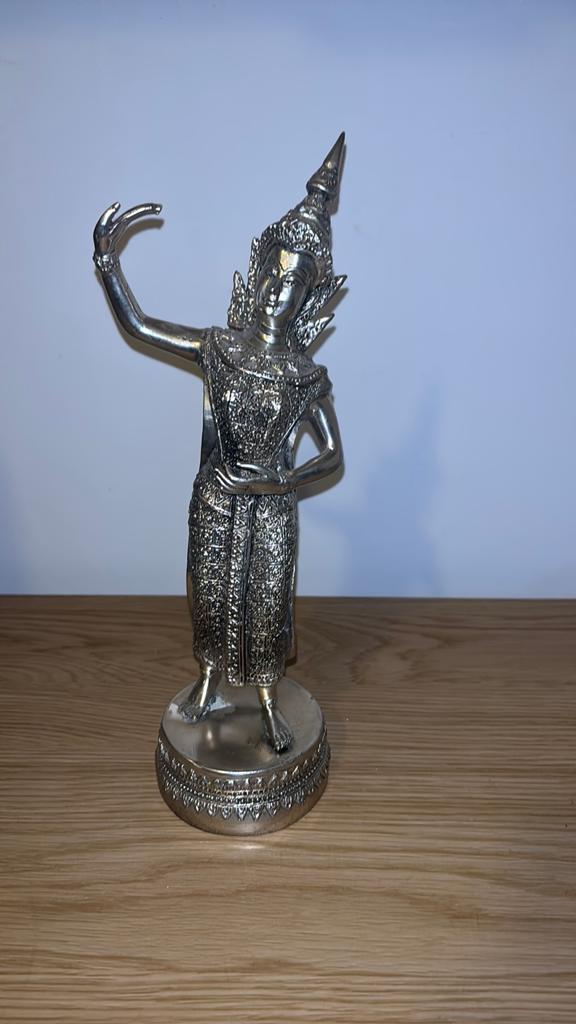 Zilverkleurig Thais Danseres Beeld - 29 cm, Zilver, Ophalen of Verzenden, Handgemaakt, 20 - 50 cm