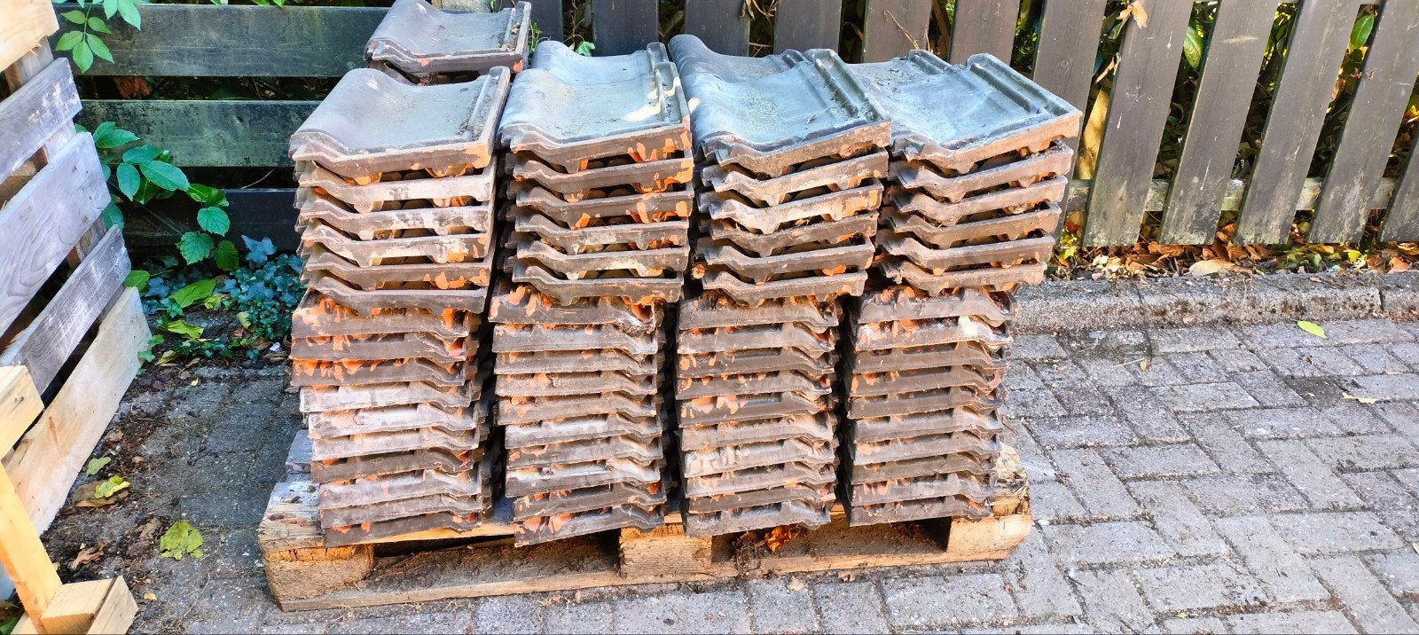 Ongebruikte 2e hands dakpannen, Ophalen, Steen of Klei, Zo goed als nieuw, 15 m² of meer