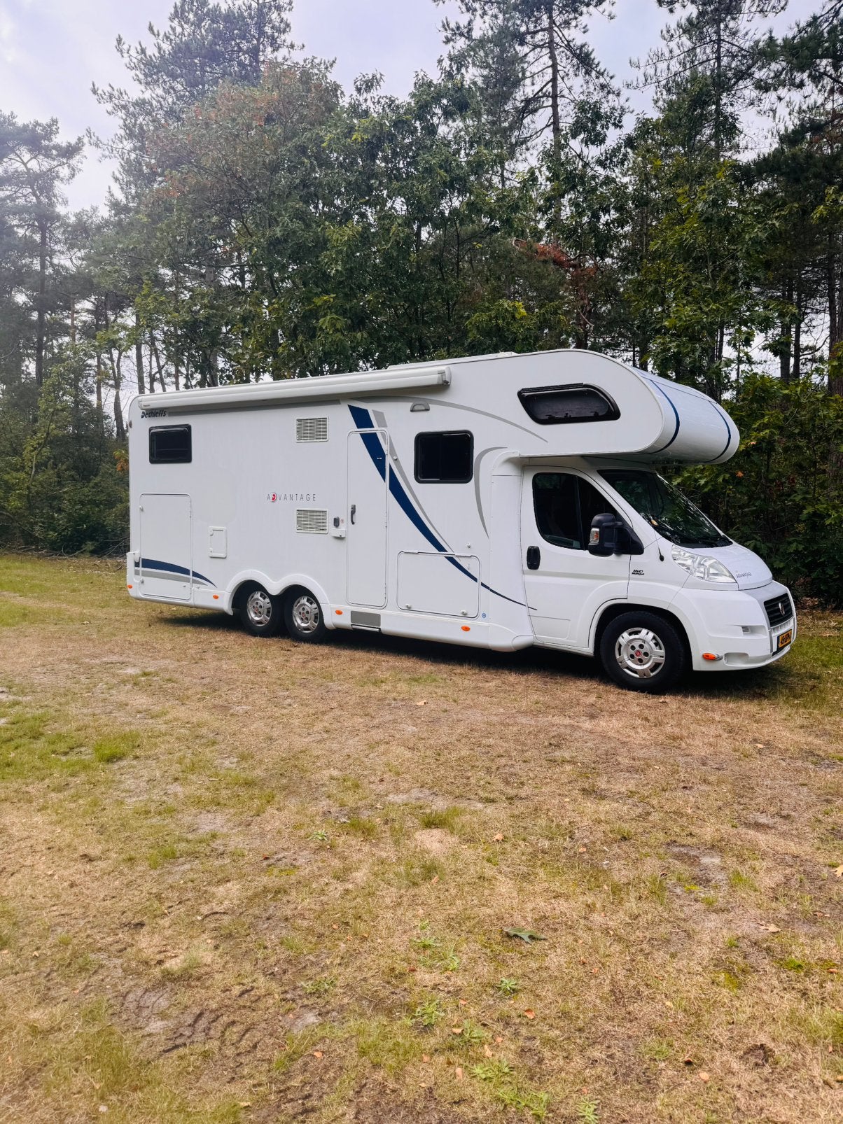 Dethleffs A7871 C1 rijbewijs, 6 gordel- en 6 slaapplaatsen, Caravans en Kamperen, Campers, Gaslek-detector, Alkoof, Fiat, Treinzit