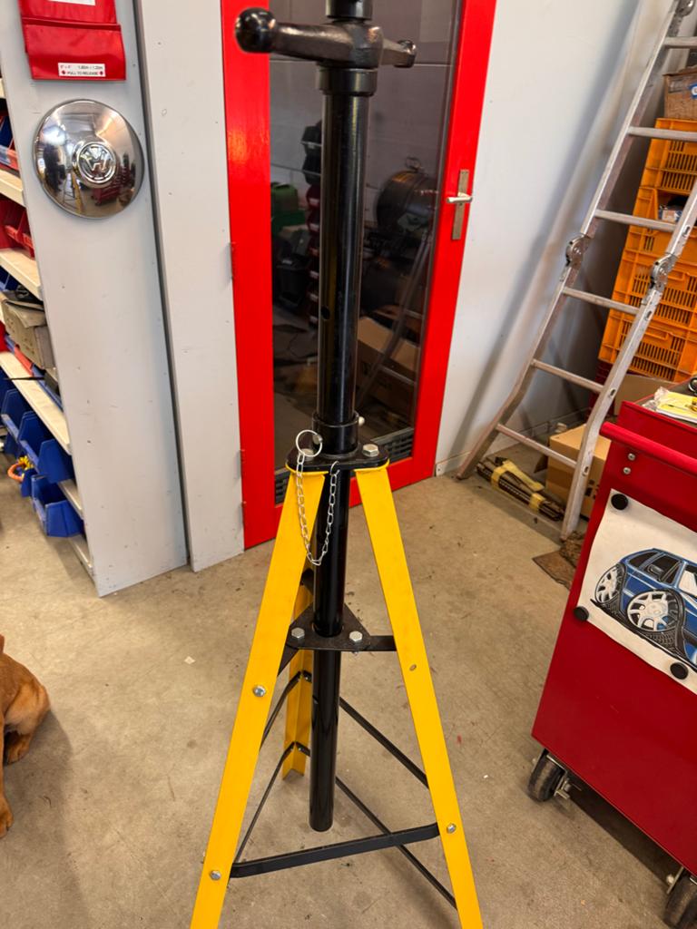 Stevige Assteun - 2 Ton Capaciteit, Ophalen of Verzenden, Gebruikt