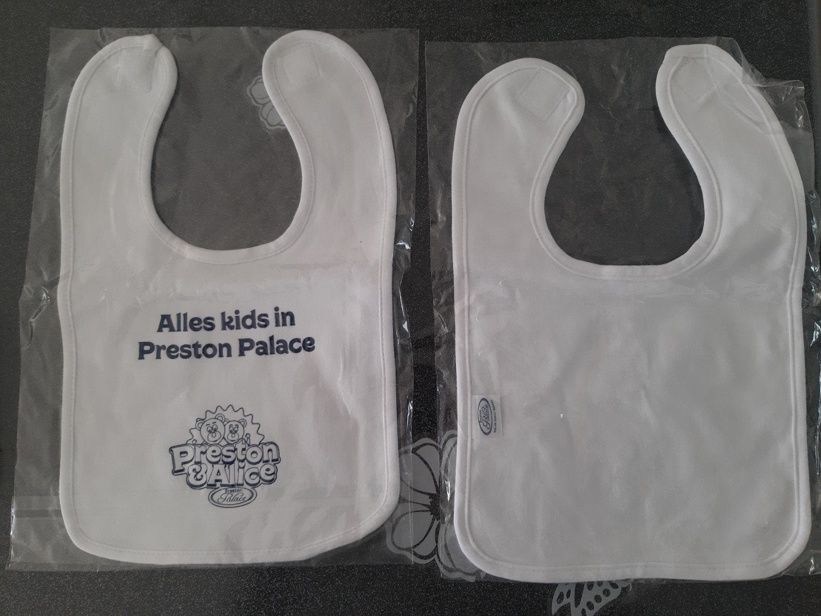 Slabbetjes preston palace. Kind baby peuter slab nieuw! Mee, Ophalen of Verzenden, Nieuw, Overige typen