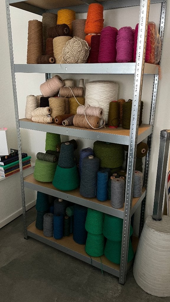 100% wol Tuft / Tapijt garen te koop! 80 Kilo, Ophalen, 50 tot 100 cm, Blauw, Rechthoekig