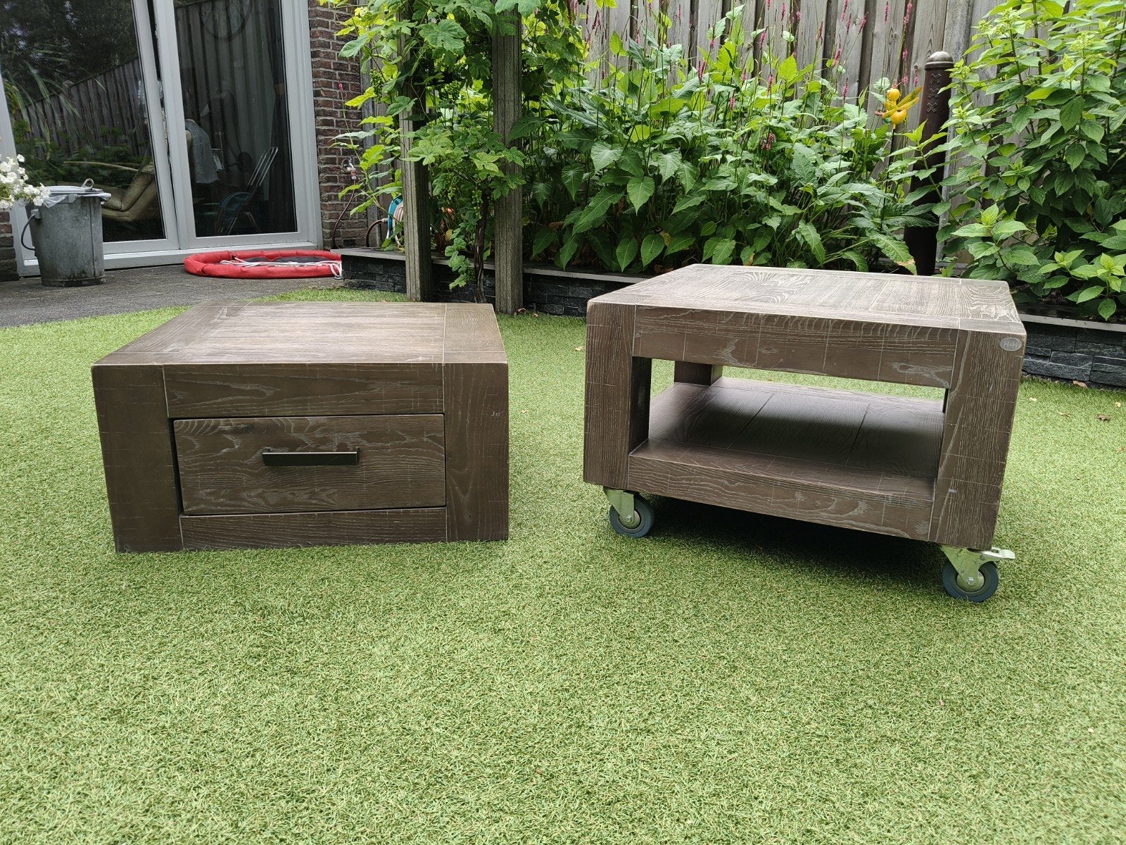 Set van 2 houten salontafels (Henders en Hazel), Ophalen