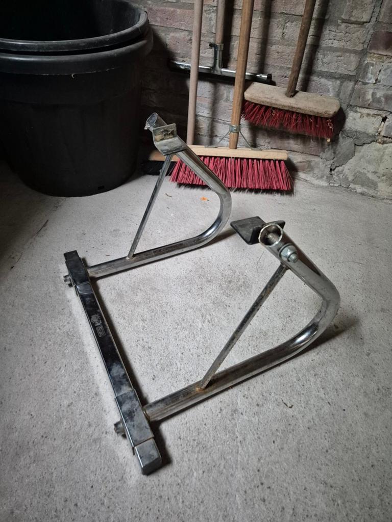 Simpele middenbok tbv motor, Ophalen of Verzenden, Gebruikt