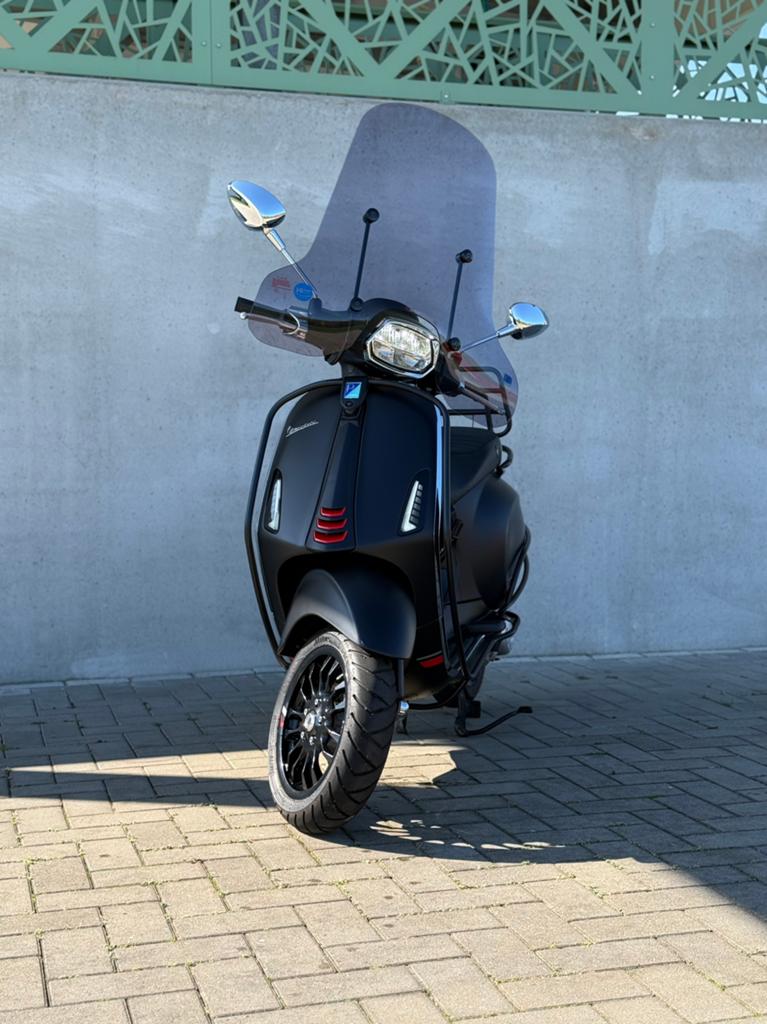 Vespa Sprint S 45 km/h | Nero Opaco | 4500km, Fietsen en Brommers, Scooters | Vespa, Ophalen, Maximaal 45 km/u, Nieuw, Vespa S