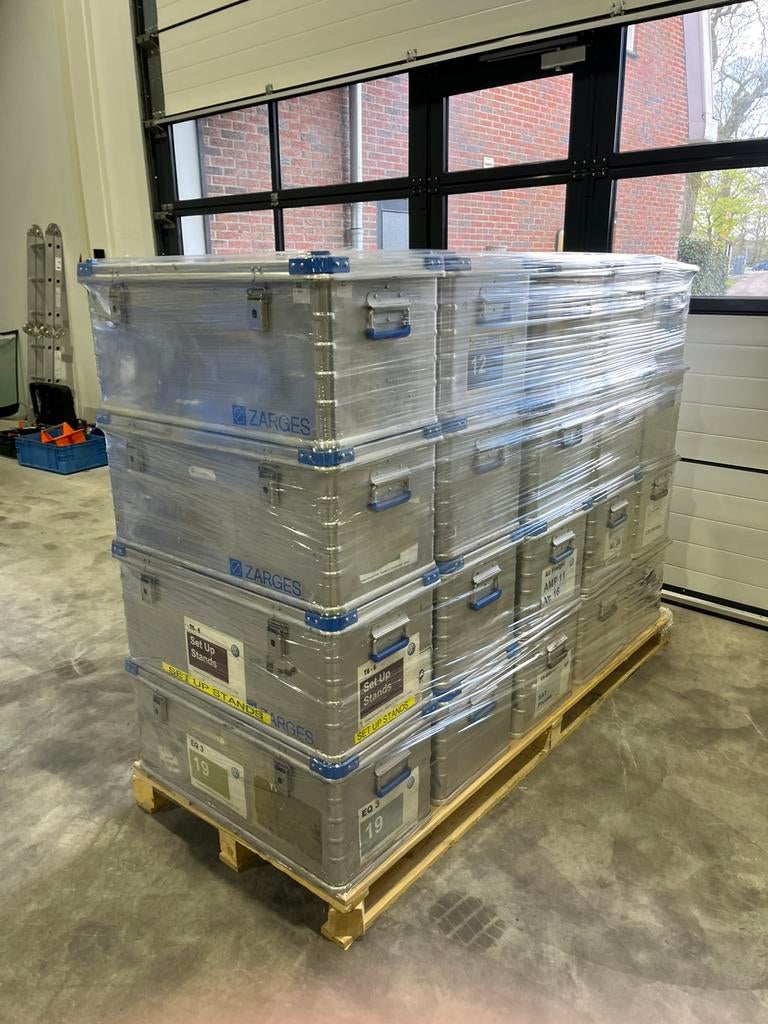 Zarges kisten type 408862 / 40704 stapelbaar, Ophalen, Zo goed als nieuw