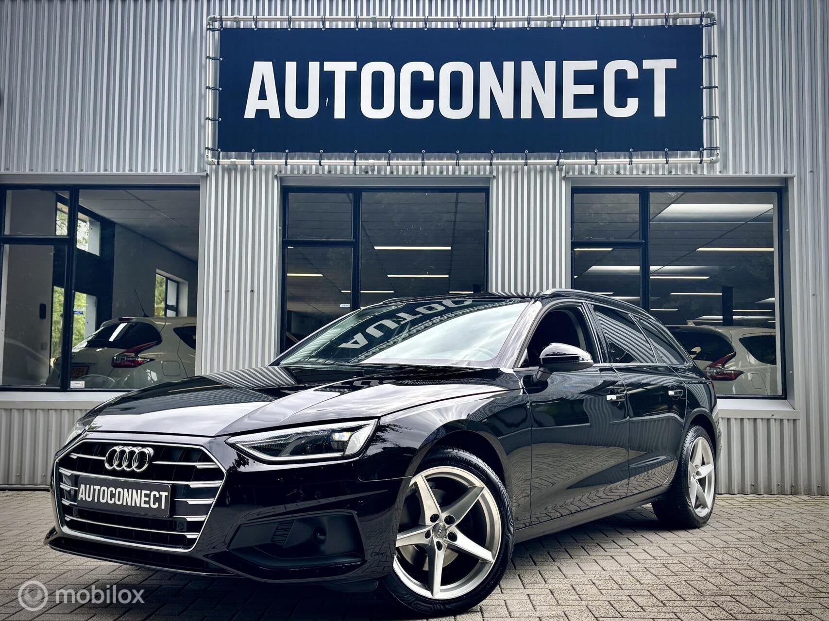 Audi A4 Avant 35 TDI. NAVI, CRUISE, XENON, STOELVERWARMING., Stof, Gebruikt, 4 cilinders, 1505 kg