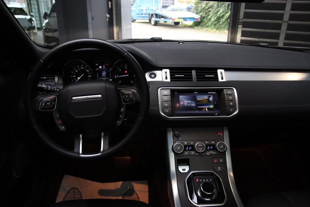Land Rover Range Rover Evoque 2.0 TD4 AWD HSE R-Dynamic PANO, Automaat, 4 cilinders, 2000 kg, 179 pk
