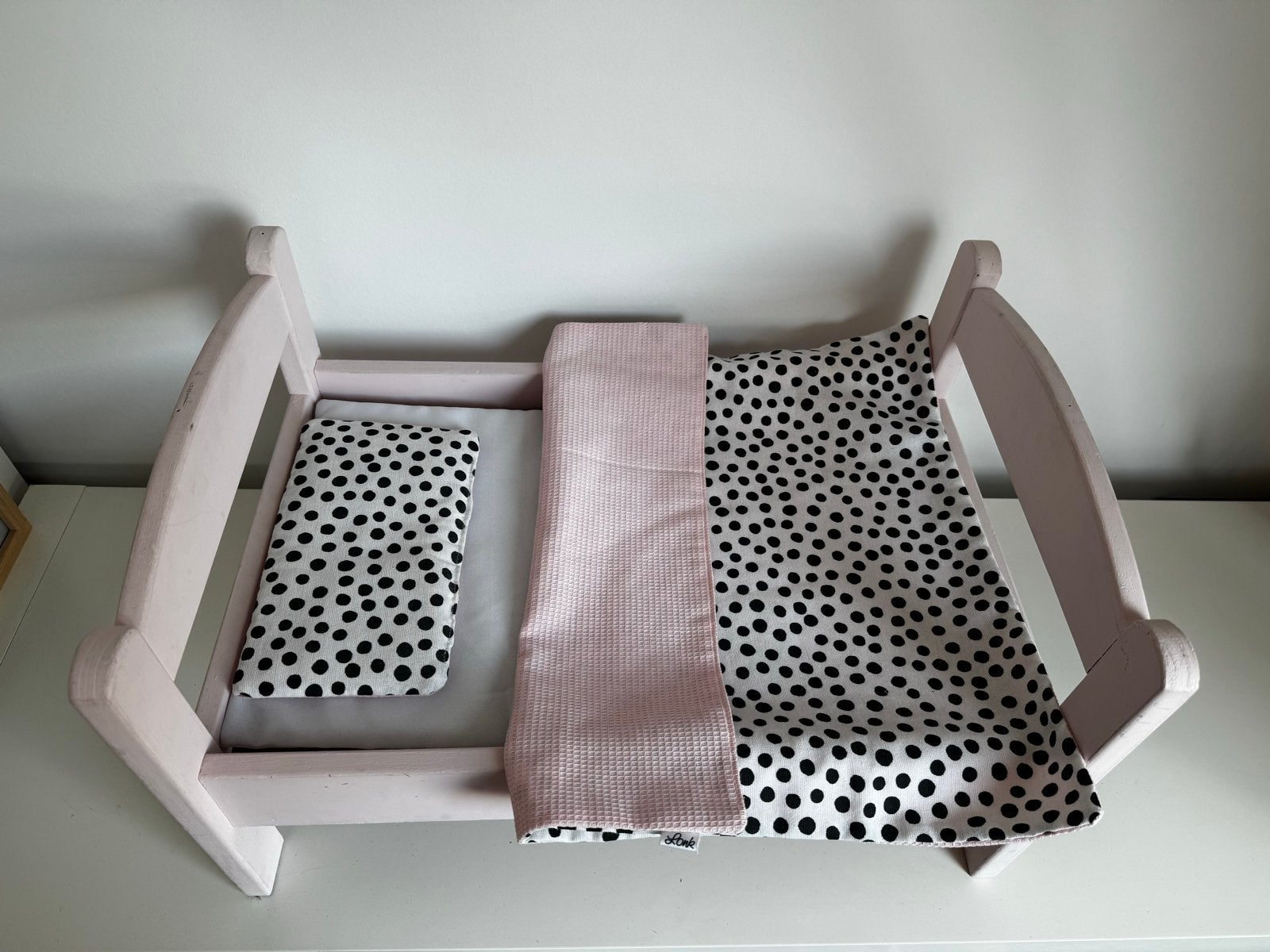 Houten poppenbedje ikea met beddengoed, Kinderen en Baby's, Speelgoed | Houten speelgoed, Ophalen, Gebruikt, Overige typen