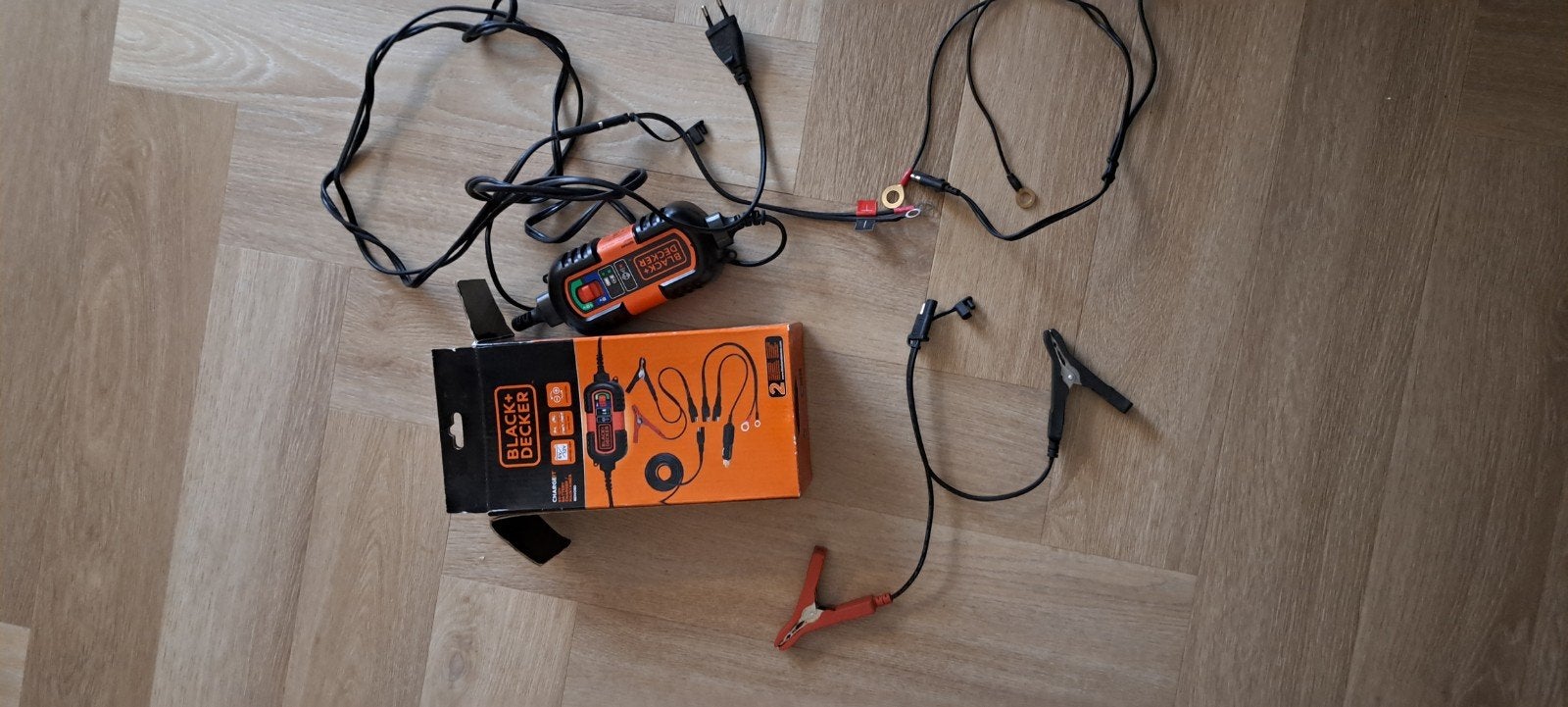 6 en 12v acculader/ druppellader Black&Decker, Auto-onderdelen, Accu's en Toebehoren, Ophalen of Verzenden