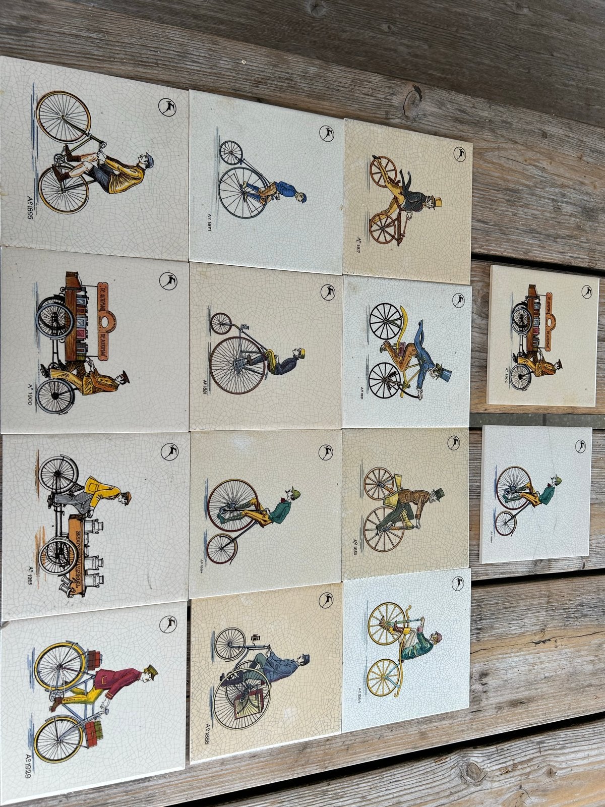 Gazelle wandtegels met diverse fietsen - Plateelbakkerij Sch, Ophalen of Verzenden