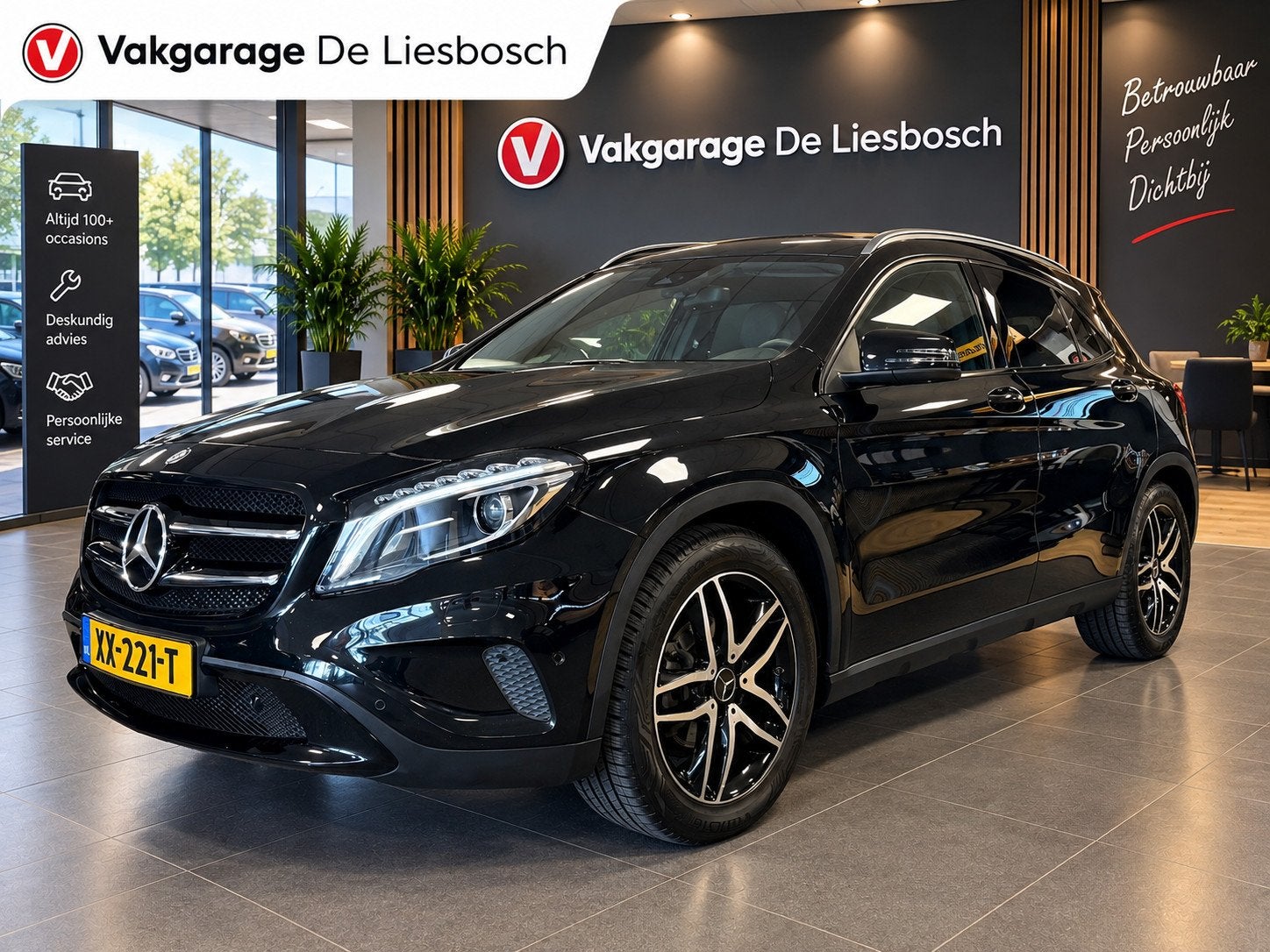 Mercedes-Benz GLA-klasse 200 Edition 1 / Panorama / Night pa, Auto's, Gebruikt, 715 kg, Leder en Stof, Zwart