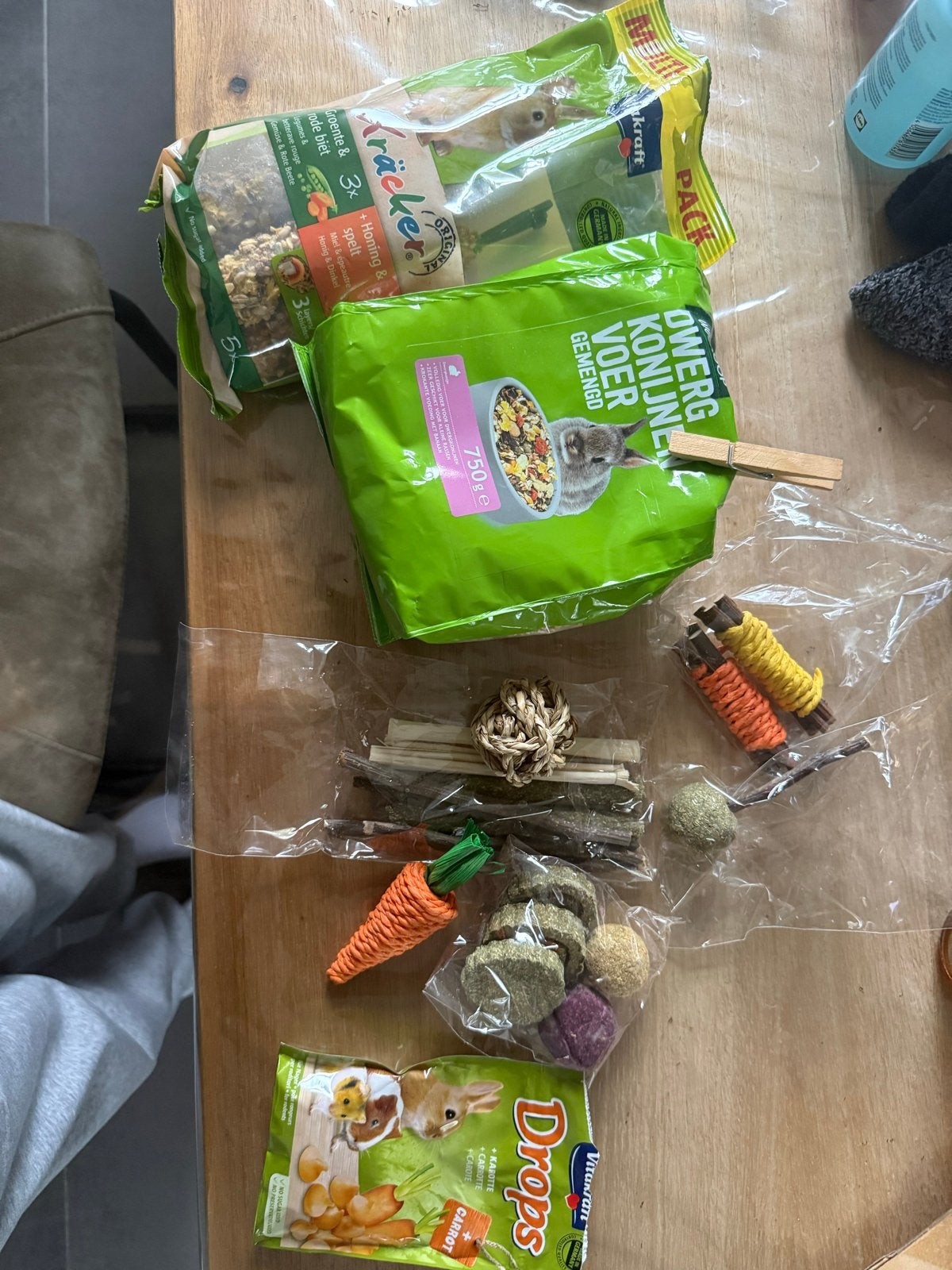 Konijnenpakket met snuffelmat, voer, snacks en speelgoed, Dieren en Toebehoren, Knaagdieren, Augustus, Geslacht onbekend, Overige typen