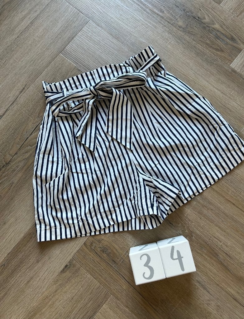 ZGAN wit blauw streep Zara high waist korte broek short XS, Blauw, Zara, Ophalen of Verzenden, Zo goed als nieuw
