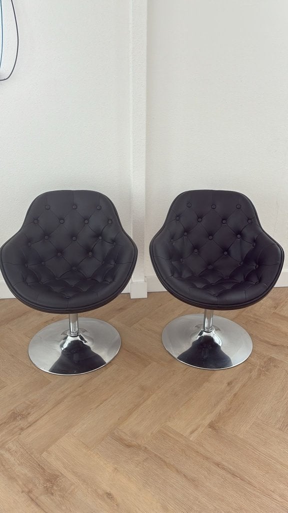 2 moderne kuipstoelen leer en zwart hoogglans achterkant, Huis en Inrichting, Stoelen, Ophalen, Wit, Leer