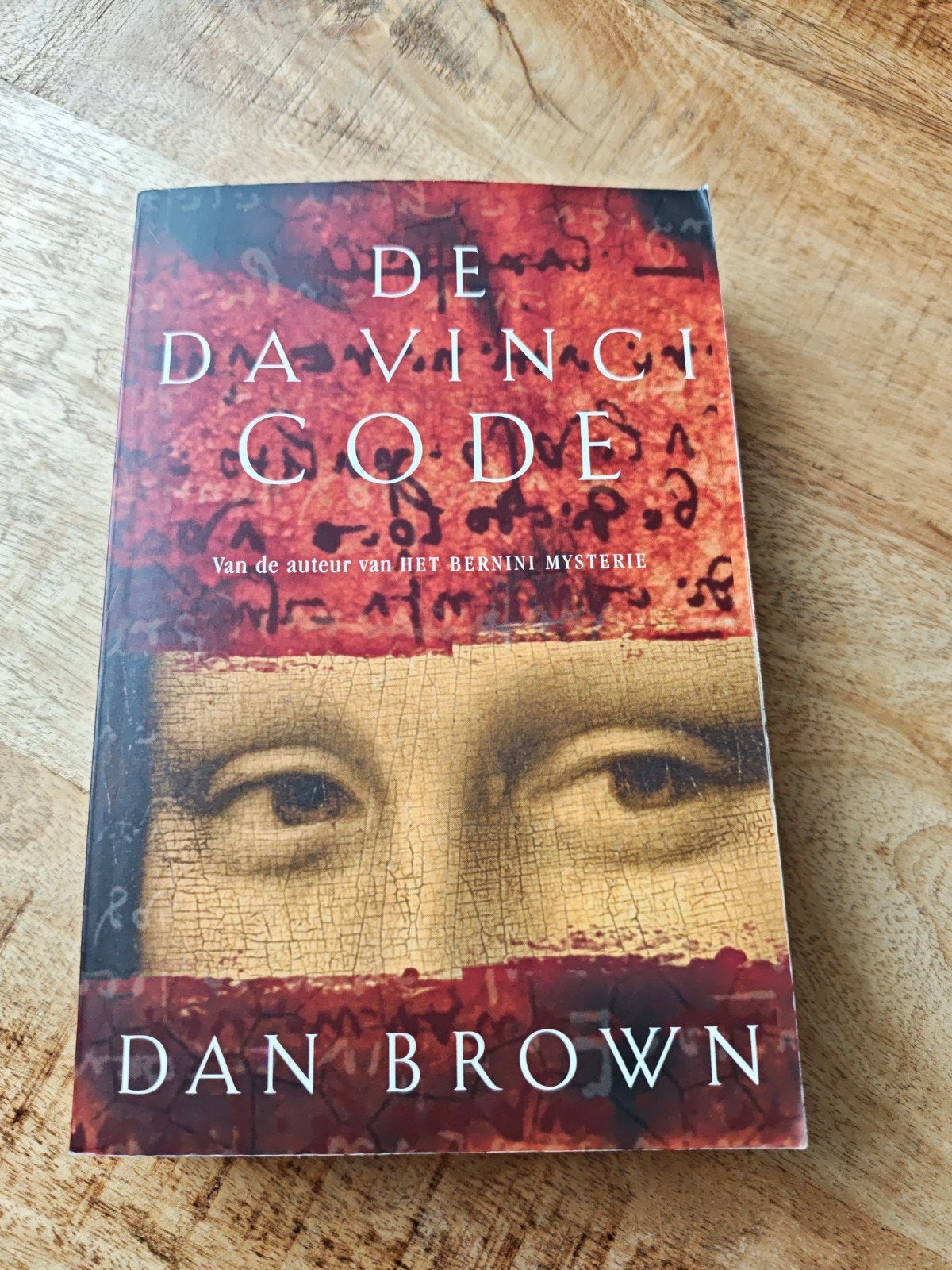 De Da Vinci Code - Dan Brown (Paperback), Boeken, Thrillers, Gelezen, Nederland, Ophalen of Verzenden