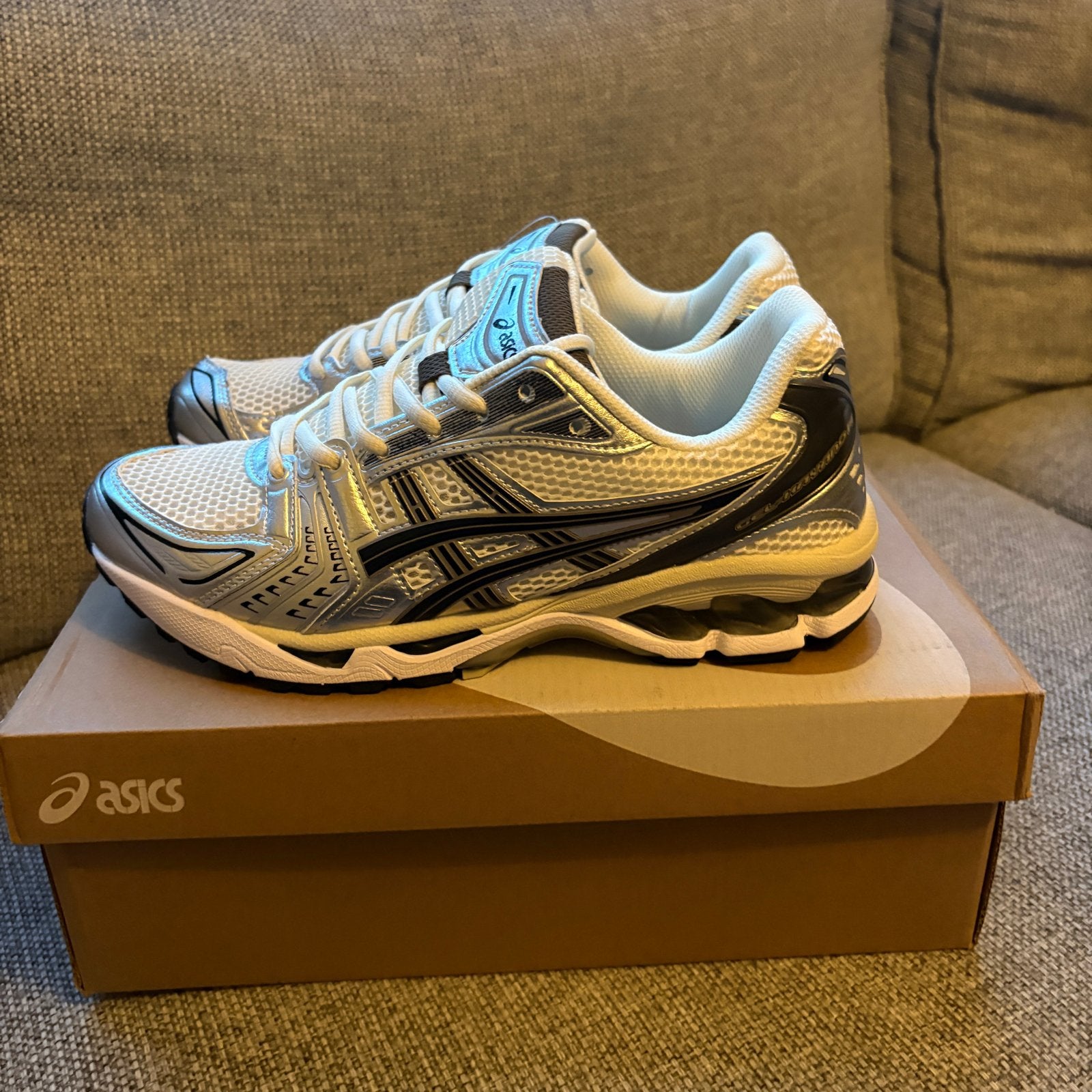 ASICS GEL-KAYANO 14 Sneakers - Nieuw in doos - size42,5, Wit, Nieuw, Ophalen of Verzenden, Sneakers of Gympen