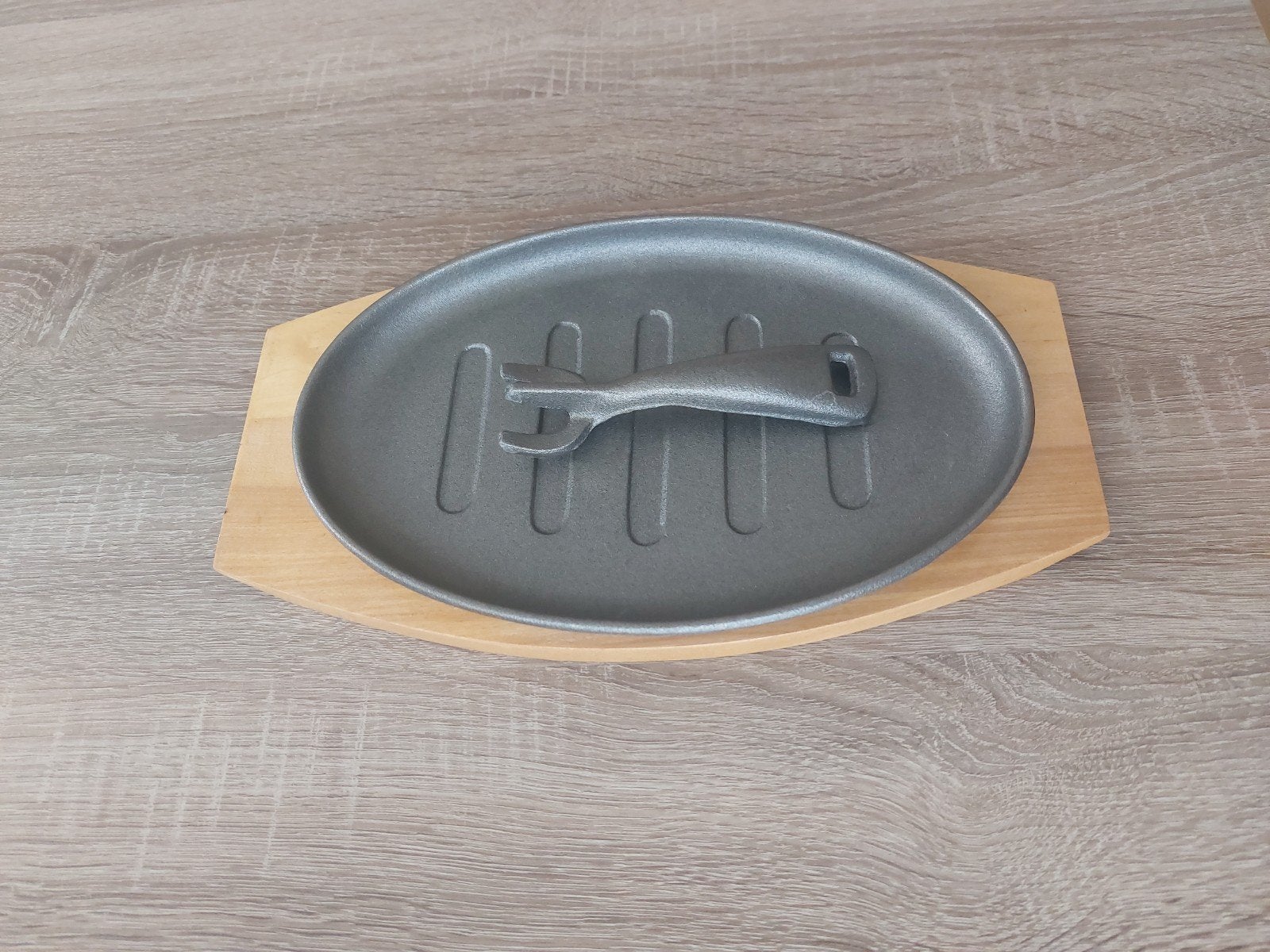 Gietijzeren Grillpan 27cm met Houten Plank, Ophalen, Koekenpan, Gietijzer, Geschikt voor barbecue