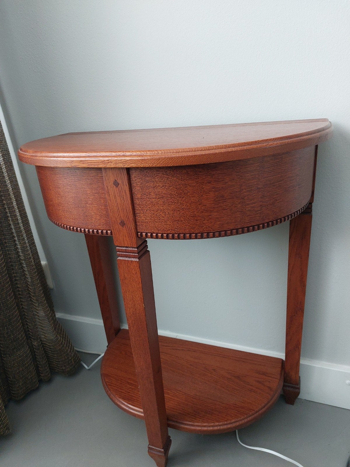 Halfronde sidetable, massief  eiken, Antiek en Kunst, Antiek | Meubels | Tafels, Ophalen
