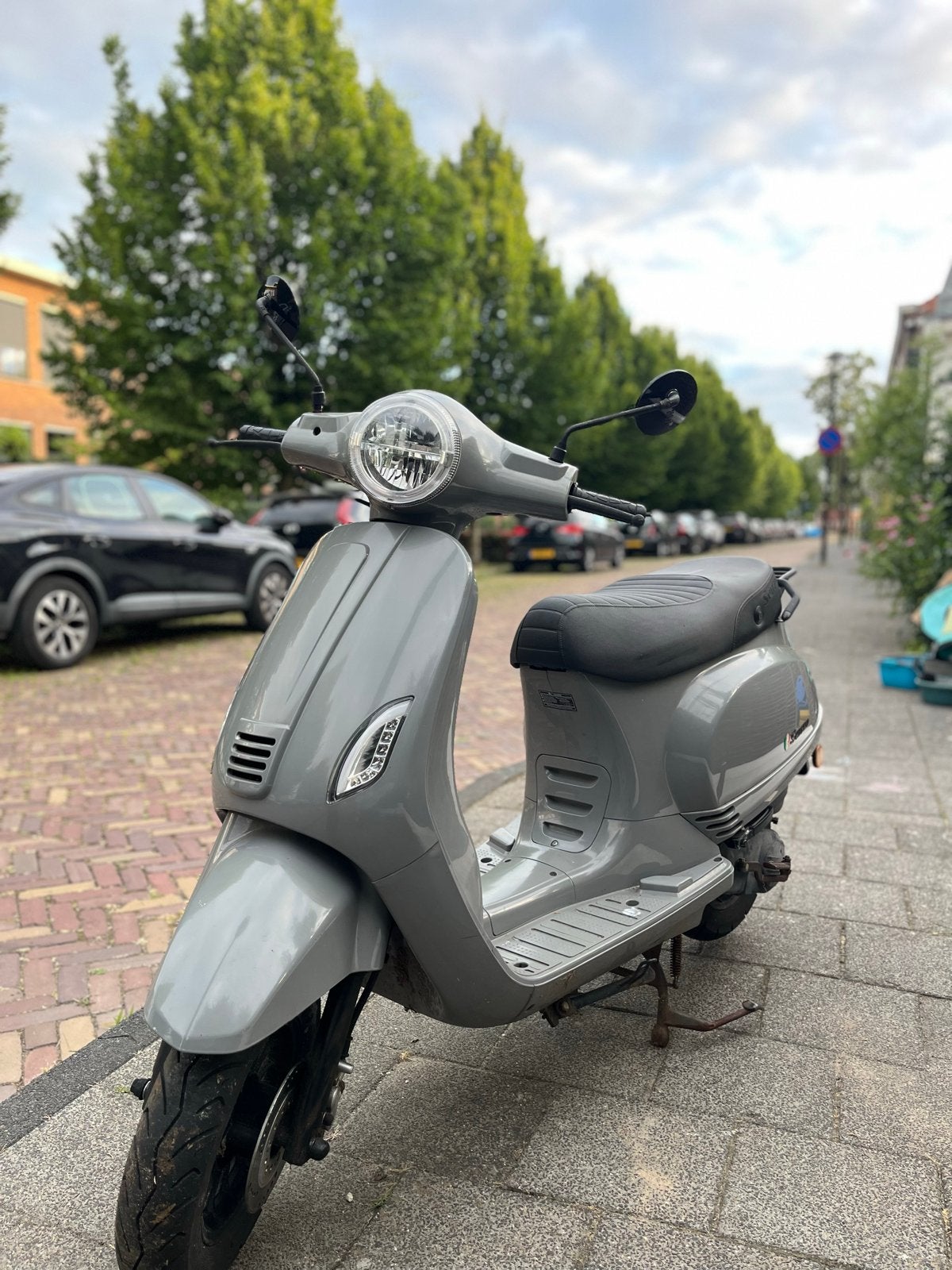 Senzo RivaLux Nardo Grijs 45 uit 2021 - Incl. helmen, Ophalen, Gebruikt, Benzine, Overige merken